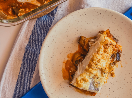 Bacalao Gratinado con Muselina de Ajo y pisto