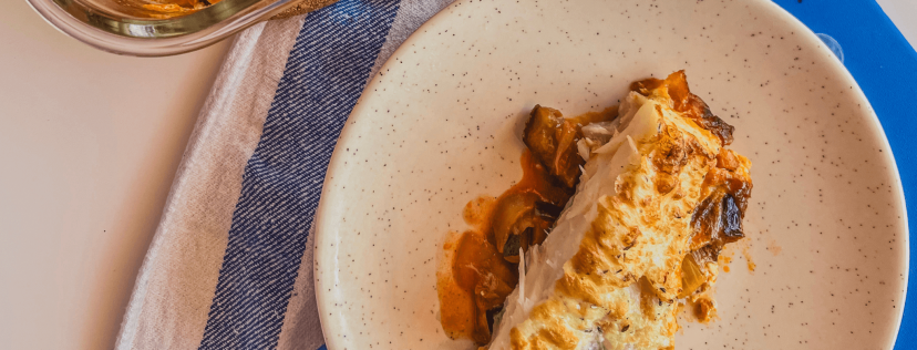 Bacalao Gratinado con Muselina de Ajo y pisto