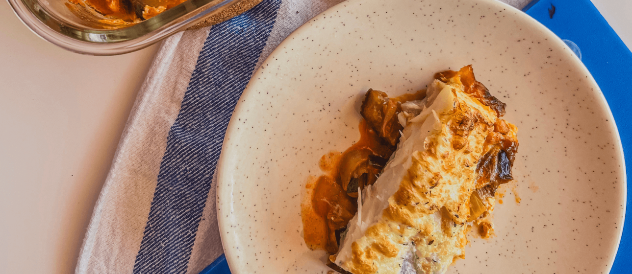 Bacalao Gratinado con Muselina de Ajo y pisto